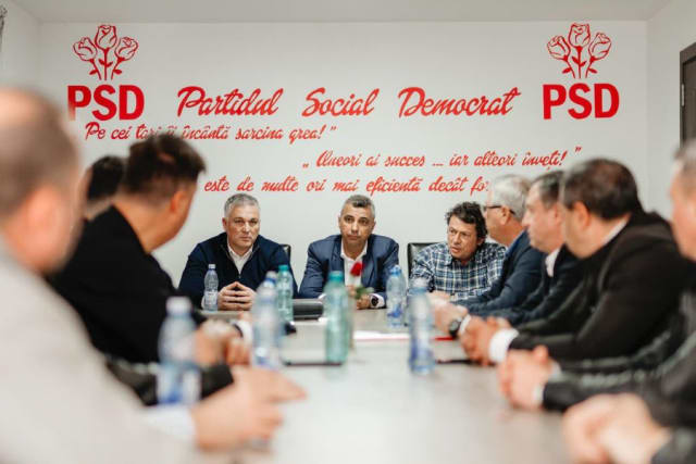 Daniel Georgescu și Paul Foleanu în cadrul unei declarații publice
