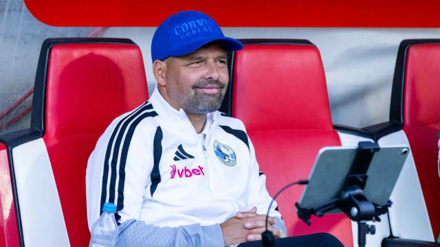 Florin Maxim în timpul analizei echipei Universitatea Craiova