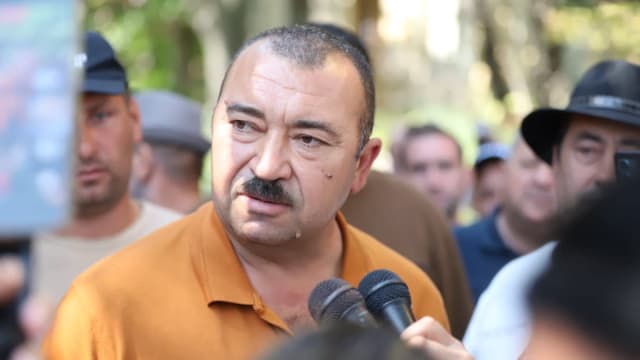 Nicușor Dan afirmă că nu poate ajuta fermierii din cauza lipsei guvernului, ciobanii reacționează cu scepticism