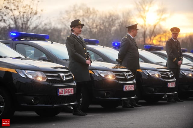 birou ANAF cu documente fiscale