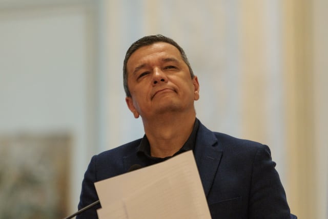 Sorin Grindeanu în timpul unei declarații pe Facebook