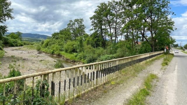 Podul de la Budila va fi demolat, traficul rutier fiind închis începând de luni