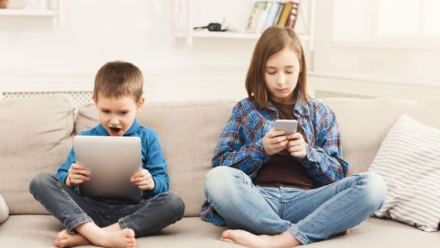 Comisia Europeană a adoptat EU KIDS ACT pentru siguranța online a copiilor