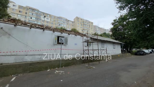 +VIDEO: Încep lucrările pentru demontarea bisericii de pe trotuar din zona Macul Roșu din Constanța