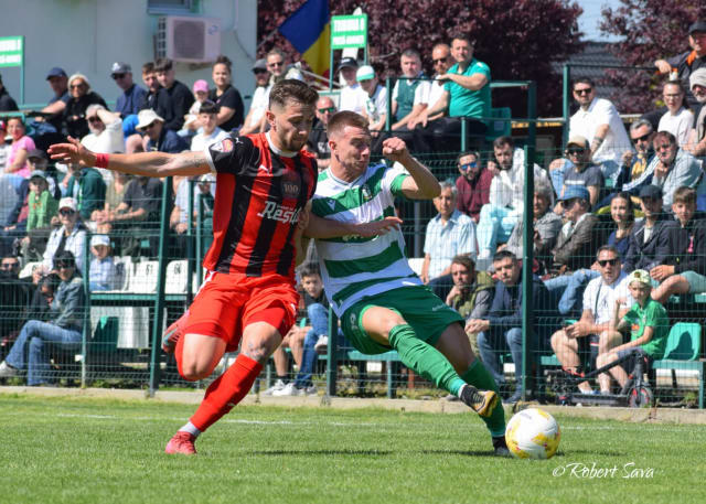 Dumbrăvița și Reșița se duelează aproape de lăsarea serii în Liga a II-a