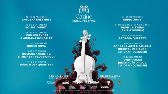 artisti cântând pe scenă la festivalul muzical