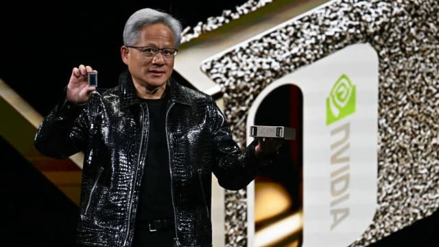 Jensen Huang a respins apocalipsa AI: motivul real al cererii de reglementări