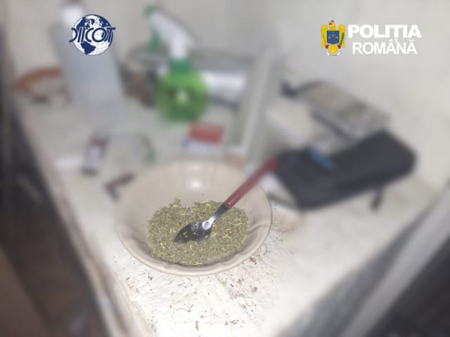 Un tânăr de 26 de ani, reținut pentru trafic de droguri de mare risc la Constanța