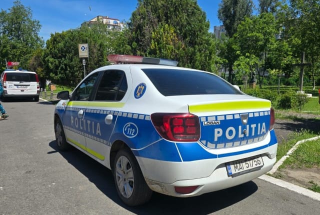 Amenințări cu toporul în Constanța: bărbatul a fost imobilizat de poliție