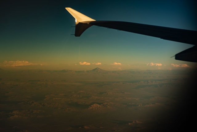 Planificarea transferurilor între aeroport și cazare pentru o sosire fără stres