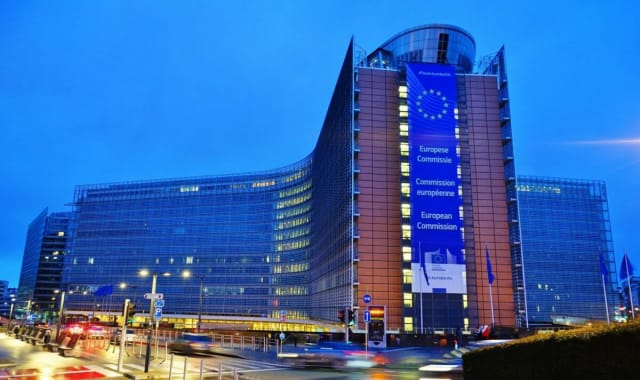 Comisia Europeană trimite scrisori de atenționare către 18 state, inclusiv România, pentru netranspunerea Directivei anti-spălare a banilor
