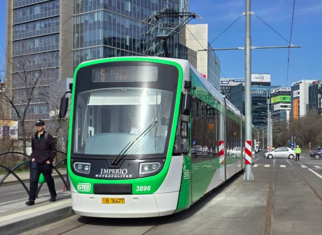 Șapte linii de transport în Capitală au traseul modificat astăzi