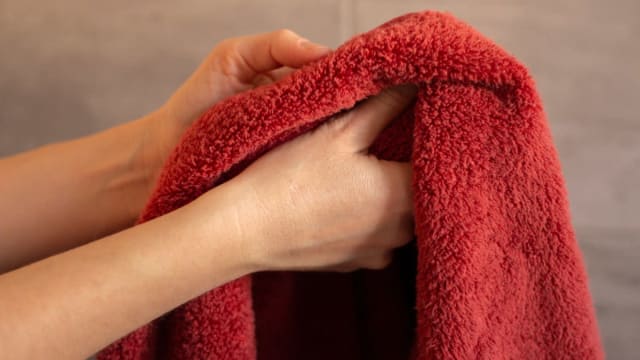 De ce trebuie să ai un prosop roșu în casă: explicațiile unei asistente