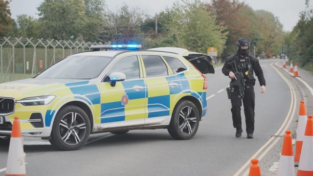 vehicule suspecte și echipe de geniști militari în apropierea bazei Fairford