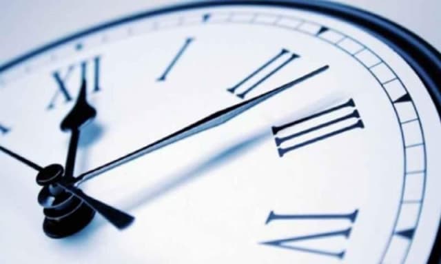 România va trece la ora de iarnă în noaptea de 24 spre 25 octombrie 2026