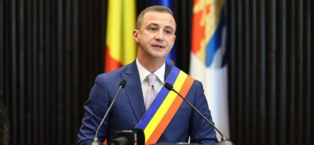 Alfred Simonis și Dominic Fritz în discuție politică