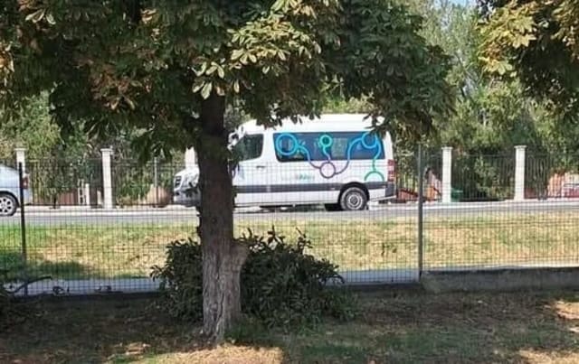 Primarul din Padina închiriază microbuz din Ialomița pentru elevi
