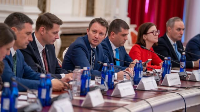 Guvernul Mureșan, înaintea votului de învestitură, audieri în Parlament