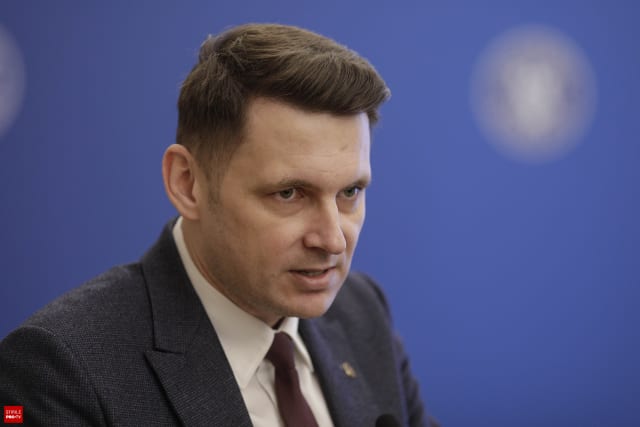 sedință parlamentară, dezbatere politică