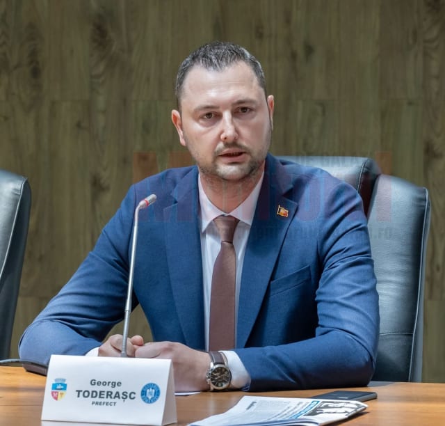Elevi în sala de clasă consumând masa sănătoasă