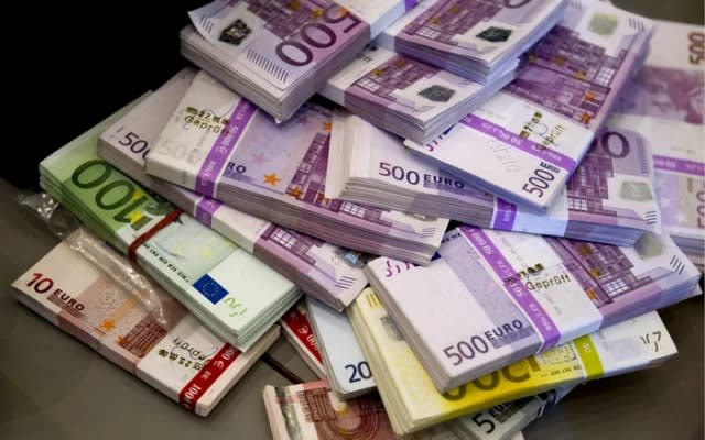 Firme din Brașov și județele învecinate, cercetate pentru datorii la stat și activități ilegale, patru persoane reținute
