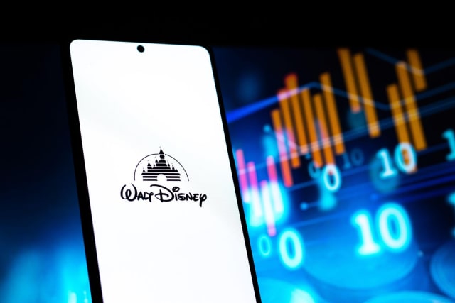 logo Disney și reprezentare streaming și televiziune