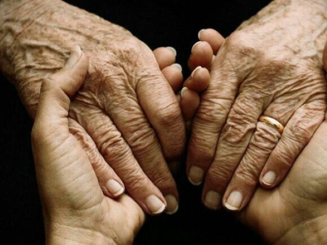 În România, aproape 4 milioane de persoane au peste 65 de ani în 2026