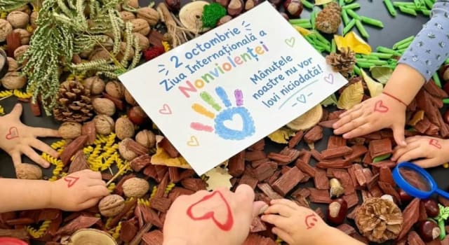 Ziua Internațională a Nonviolenței celebrată la Grădinița Mugurașii din Râmnicu Sărat