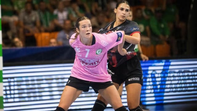 meci de handbal feminin, echipe românești în competiție