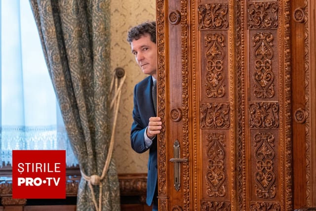 Nicușor Dan în timpul consultărilor politice, discuție oficială