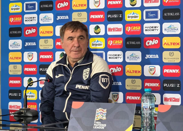 Gică Hagi în conferință de presă, fotbal național