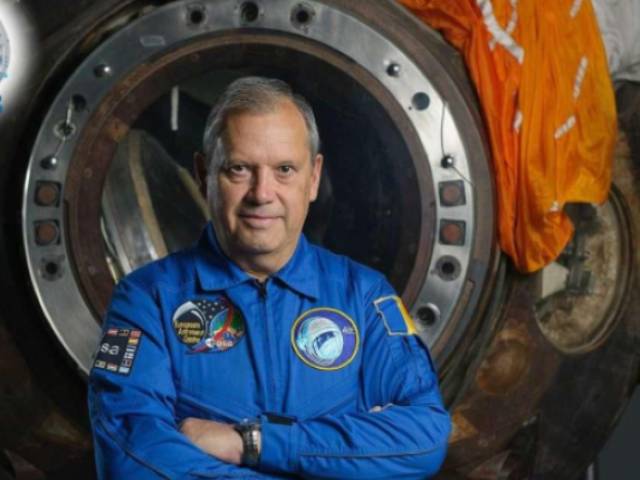 Dumitru Prunariu primește cel mai prestigios premiu al Academiei Internaționale a Aeronauticii