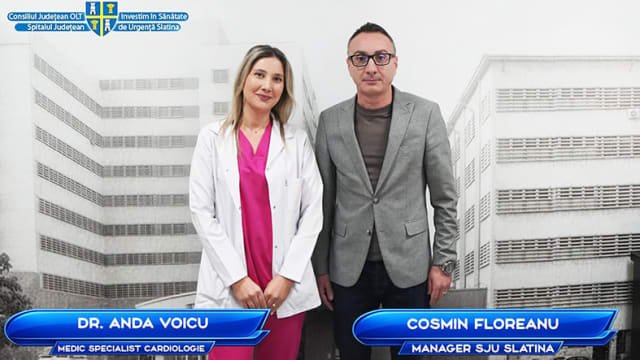 medic cardiolog în cabinetul spitalului, echipament medical modern