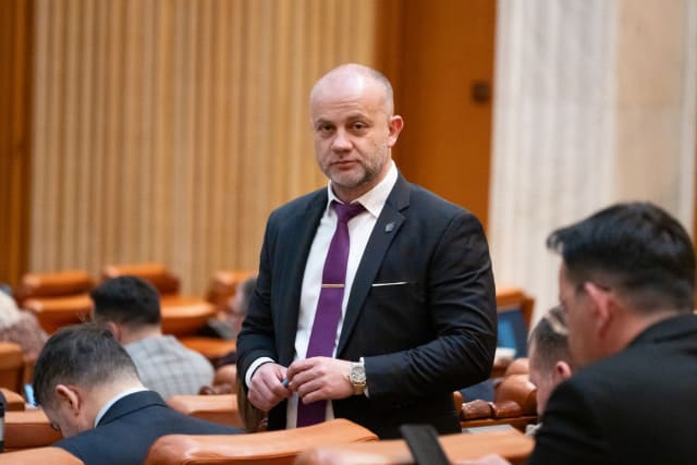 Cosmin Hristu întreabă despre stadiul modernizării infrastructurii feroviare din Portul Constanța