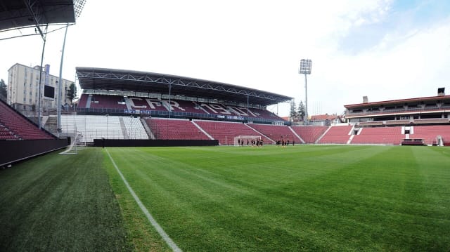 fază din meciul de baschet feminin Arad Cluj