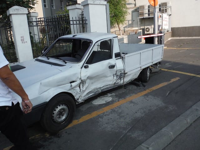 Un accident grav pe DN1: o mașină a luat foc, o persoană a fost găsită carbonizată