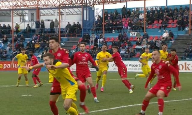 stadion de fotbal, echipe în meci