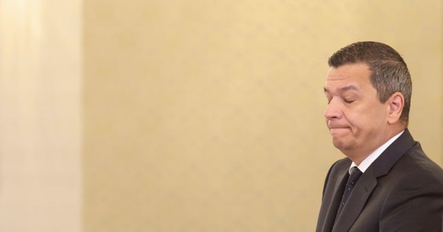 Sorin Grindeanu la o conferință de presă