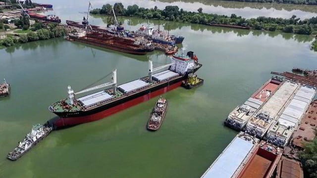 O navă eșuată la Capidava a blocat exporturile de cereale pe Dunăre