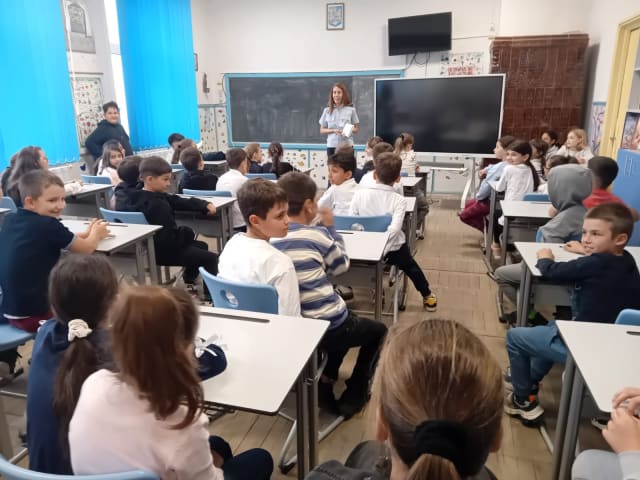 Pompierii din Călărași au desfășurat activități de informare preventivă în județ