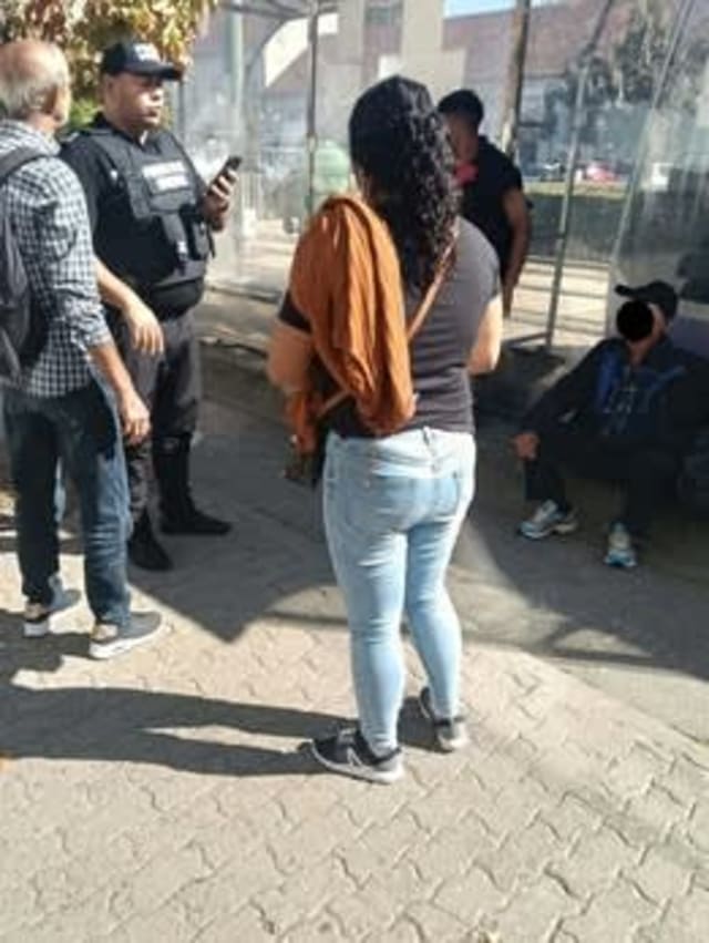 Polițiștii locali din Timișoara au sancționat și predat hoți de buzunare din mijloacele de transport