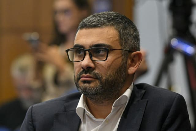 Florin Manole discutând despre pensii