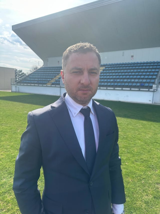 Ionuț Babadac la un meci de fotbal