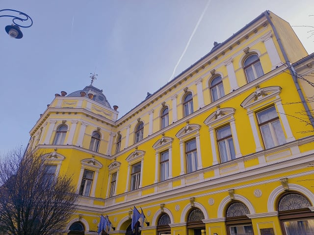 Sistem de energie regenerabilă pentru sport