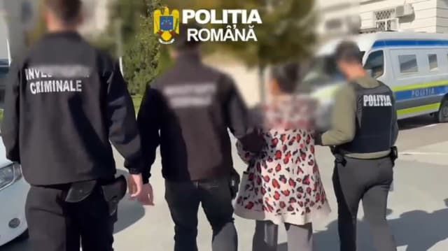 Polițiștii din Constanța au reținut o femeie de 60 de ani pentru furturi de peste 22.000 de lei