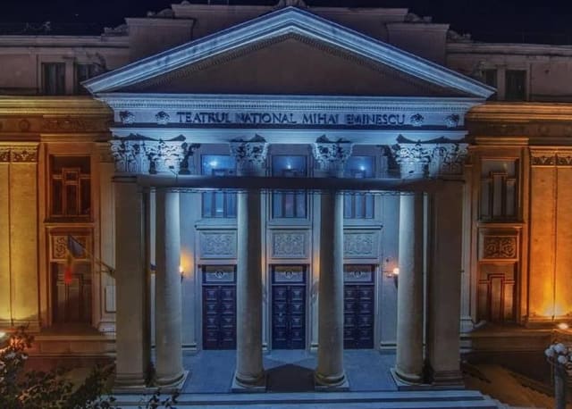 Scenă din spectacolul Metoda la teatru