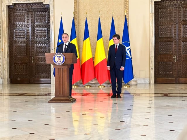 Nicușor Dan la o conferință de presă