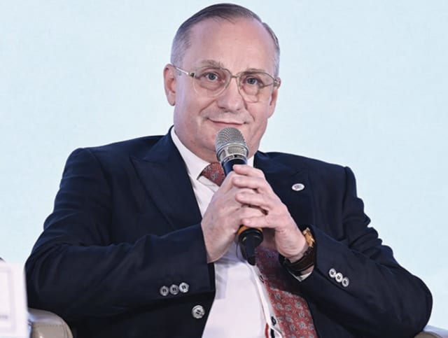 Dr. Cosmin-Dinu Alexandrescu la ZF Health & Pharma Summit
