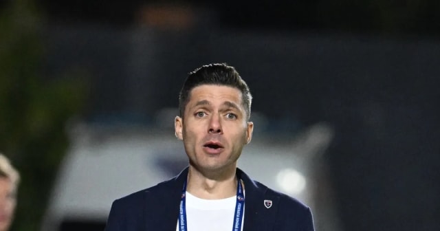 Costin Curelea la o conferință de presă