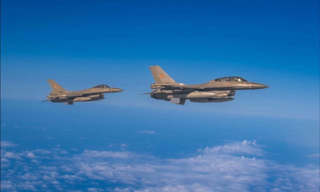 Avioanele F-16 ale României au doborât două drone deasupra Mării Negre